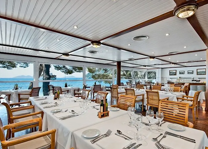 Otel Formentor, A Royal Hideaway