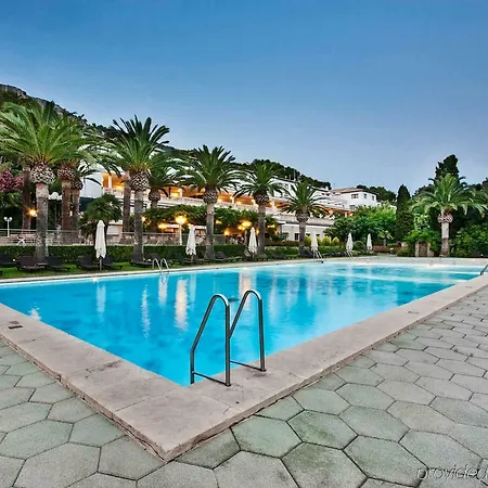 Hotel Formentor, A Royal Hideaway 5*