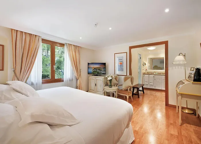 Formentor, A Royal Hideaway Порт-де-Польєнса