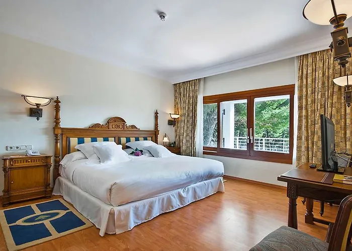 Szálloda Formentor, A Royal Hideaway