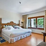Готель Formentor, A Royal Hideaway